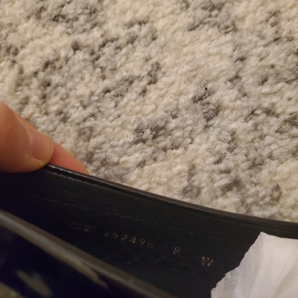 NEW! Stuart Weitzman black Patent Leather loafer - Picture 5 of 5